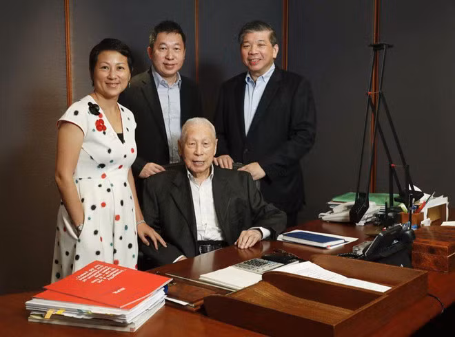 Du da 101 tuoi, ty phu Singapore van ham lam giau