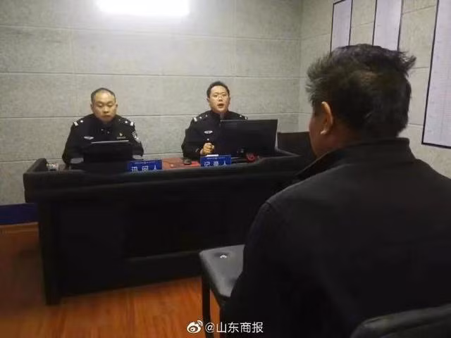 Đem cháu trai sơ sinh lên núi chôn, 2 tháng sau sốc nặng khi biết sự thật - Hình 3 Dem chau trai so sinh len nui chon, 2 thang sau soc nang khi biet su that-Hinh-3