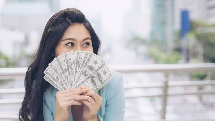 Bạn không cần phải quá bi quan về số tiền bạn đang sở hữu (Nguồn: CNBC)