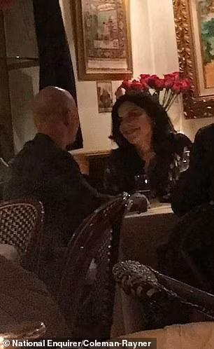 Lo anh Jeff Bezos dam duoi voi nguoi tinh truoc khi ly hon
