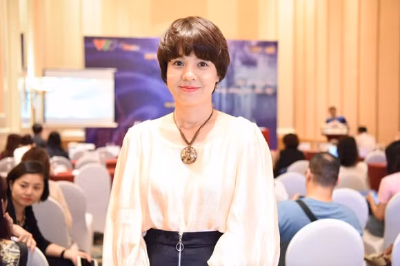 MC Diem Quynh gay bat ngo vi dang anh 16 nam truoc-Hinh-2