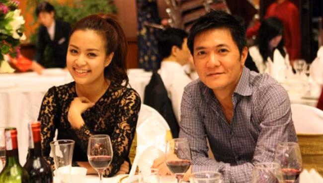 Đến khoảng năm 2013, Quân đại gia không còn xuất hiện bên Hoàng Thùy Linh nữa. Mối quan hệ của họ chính thức kết thúc.Với mối tình này, Hoàng Thùy Linh cay đắng nhận ra "chỉ những người ta yêu thương mới có thể làm cho ta đau".