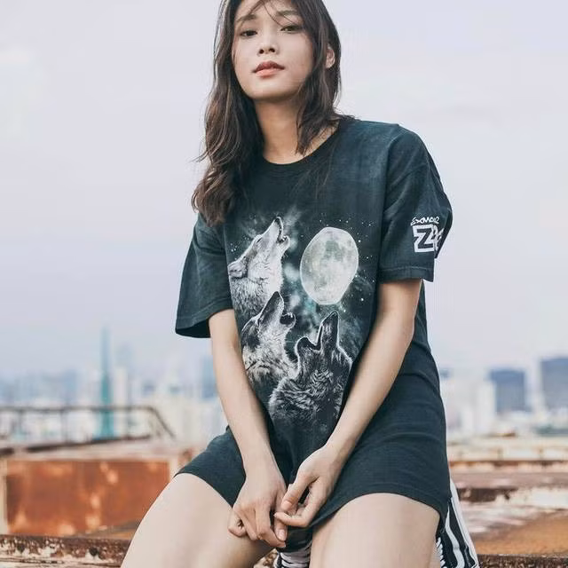 Không chỉ giỏi bóng rổ, hot girl 9X còn có thể chơi một số bộ môn khác như bóng đá, bơi lội. Hiện Phương Trinh làm nhân viên văn phòng tại một công ty ở TP.HCM. Bên cạnh công việc chính, 9X còn thử sức với vai trò người mẫu ảnh. Tại trang cá nhân, cô thường chia sẻ ảnh chụp lookbook cho các thương hiệu, cửa hàng thời trang.