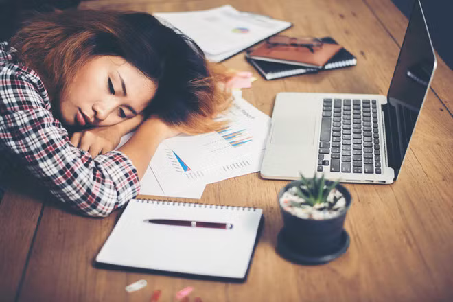3 kiểu ngủ trưa không khác gì “tự sát”, 90% dân văn phòng đều mắc phải 3 kieu ngu trua khong khac gi “tu sat”, 90% dan van phong deu mac phai