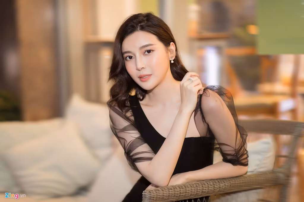 Cao Thai Ha: 'O nha chuc ty dong, di xe sang nhung toi khong vui'