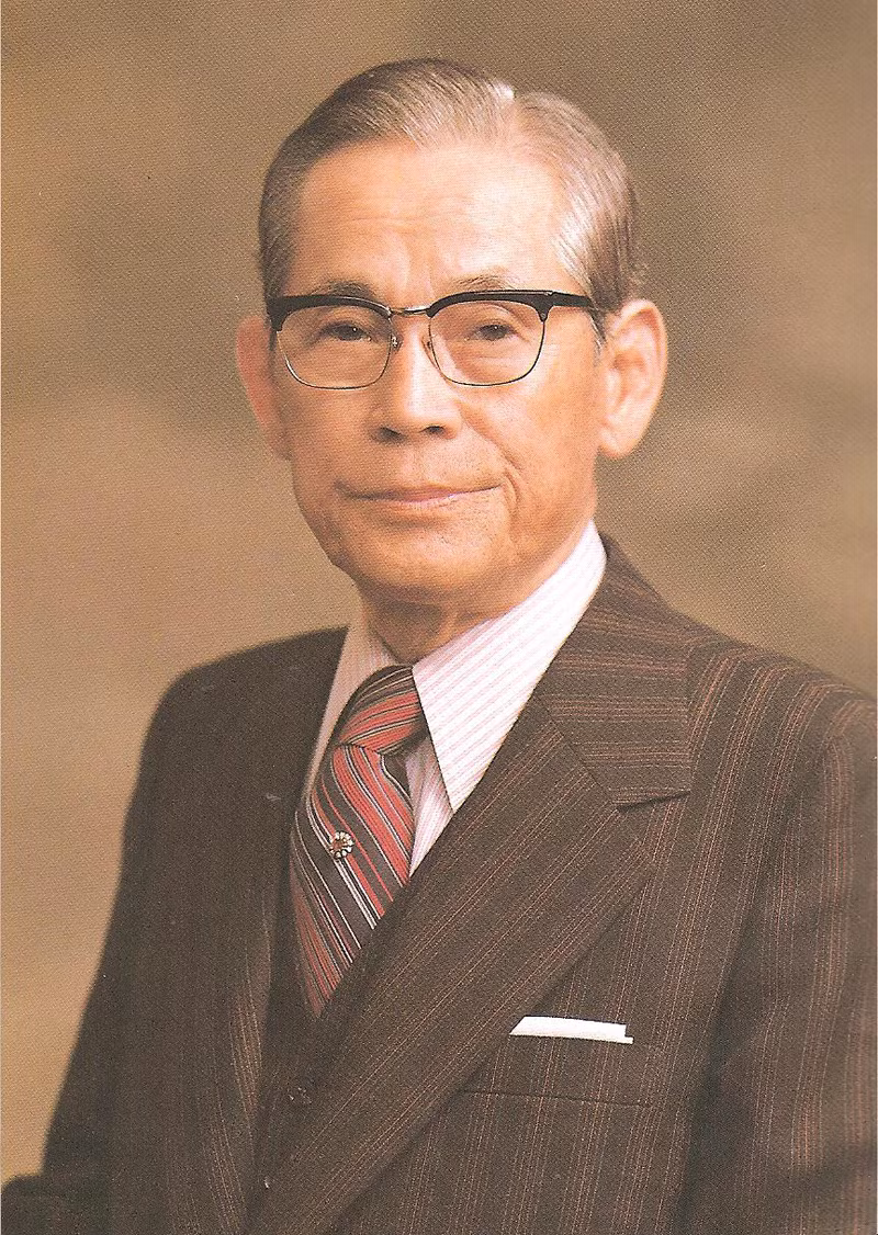 Ông Lee Byung Chul, nhà sáng lập đưa Samsung đi lên từ hai bàn tay trắng.