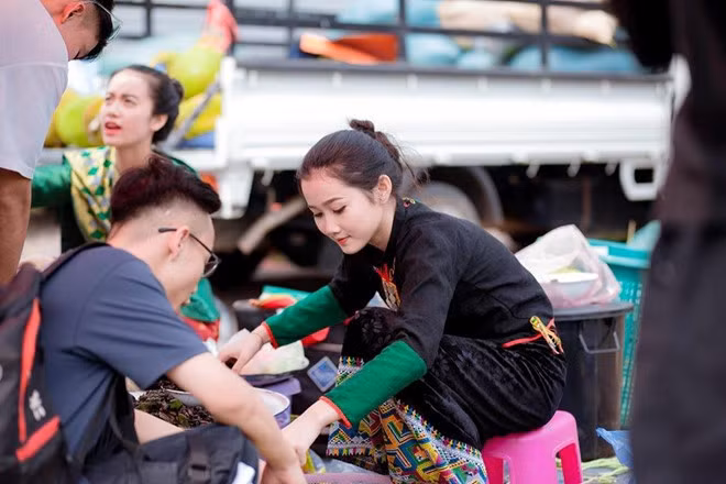 Co gai bi nhieu nguoi la nhan tin chi vi xuat hien anh tren mang