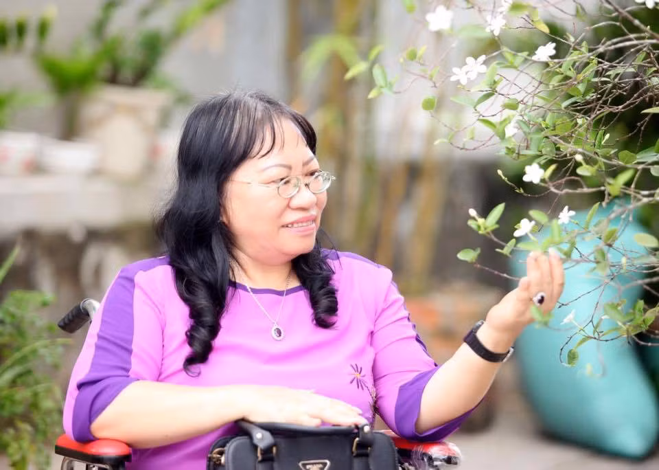 Người đàn ông từ chối sinh con, nguyện cả đời làm đôi chân cho vợ Nguoi dan ong tu choi sinh con, nguyen ca doi lam doi chan cho vo