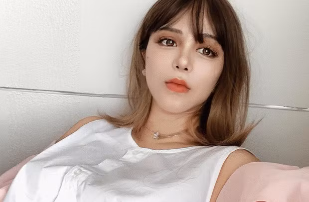 Cô nàng streamer xinh đẹp trong câu chuyện.