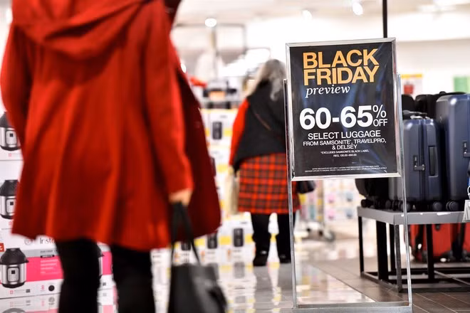 'Cu mua Black Friday la toi lai mua sam bat chap toi phat so'