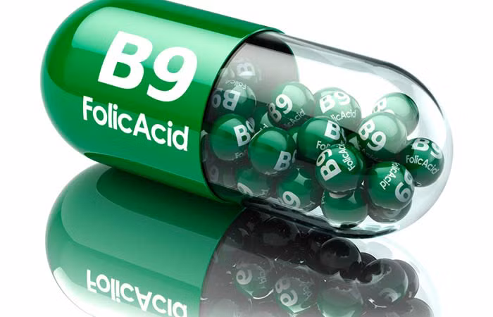 Axit Folic đóng vai trò chính trong việc làm cho mái tóc của bạn dày và bóng mượt hơn.