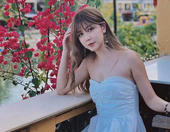 An Japan (Lê Ngọc Hoài An, sinh năm 1996) là hot girl Hà thành nằm trong "bộ ba sát thủ" đình đám một thời. Sau gần 10 năm được giới trẻ biết đến, cô chọn cách sống khép kín và ít chia sẻ đời tư lên mạng xã hội.