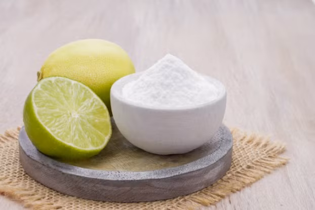 Tẩy trắng răng bằng chanh hoặc oxy già: Nguy cơ tiềm tàng Tay trang rang bang chanh hoac oxy gia: Nguy co tiem tang