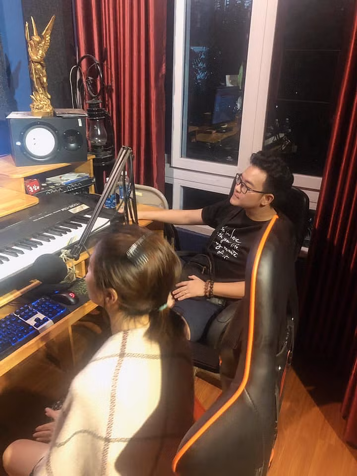 Hoa Minzy lam gi sau nua nam 
