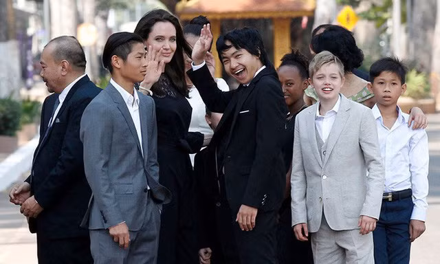 Tai sao Angelina Jolie chon Maddox ke thua tai san ma khong phai con ruot?