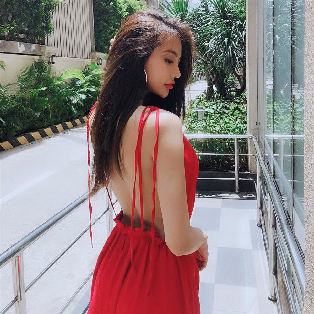Linh Chi cho rằng: "Nếu bạn muốn sống thanh thản, thì đừng bao giờ quá để tâm đến cách nhìn và suy nghĩ của người khác".