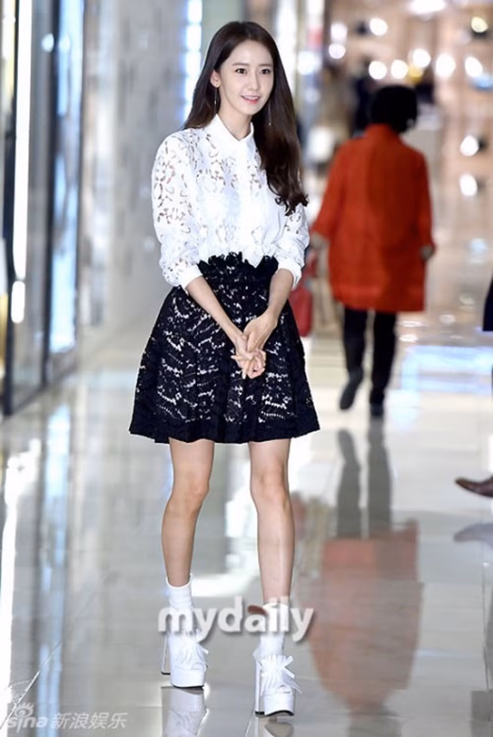 Được dân mạng xứ Hàn ưu ái đặt cho cái tên “visual quốc dân”, ngay từ khi ra mắt Yoona đã có một thân hình mảnh mai. Cô cao 1m68 nhưng chỉ nặng 47kg, thế nên sao Hàn này thường xuyên được gọi tên trong danh sách “những idol có thân hình gầy gò nhất Kpop”.