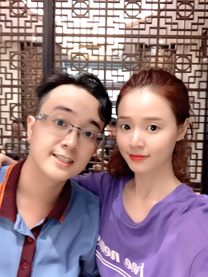 Hai chị em được nhận xét sở hữu gương mặt hiền lành giống nhau.