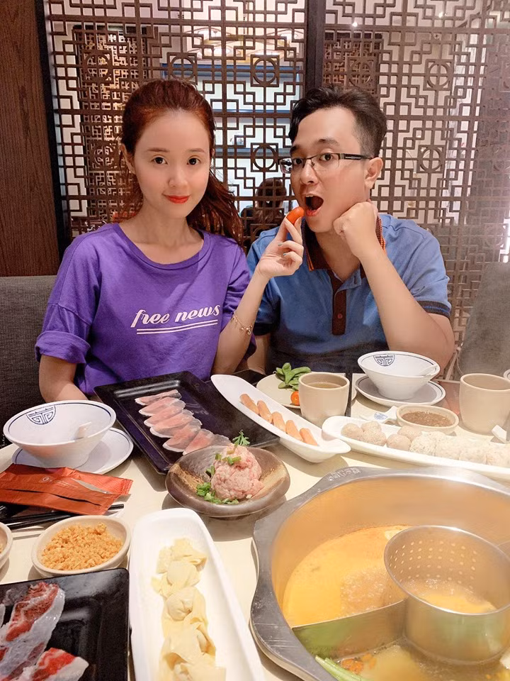 Midu cưng chiều cậu em trai nhân dịp đặc biệt.