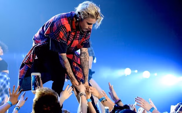 Choang voi tai san cua Justin Bieber va Hailey: Rieng Justin 6000 ty-Hinh-3