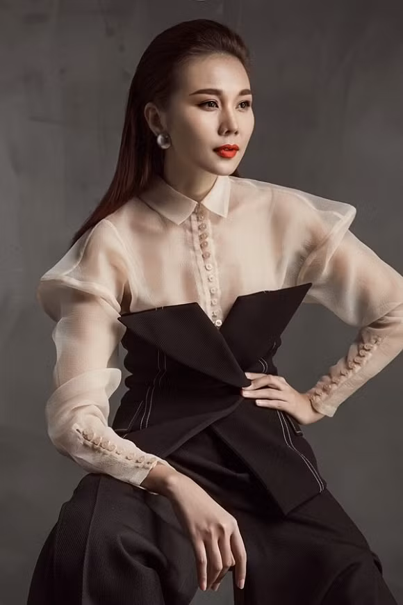 Liên tục được fan "đẩy thuyền" với Hà Anh Tuấn nhưng ở tuổi 36, siêu mẫu Thanh Hằng vẫn độc thân.