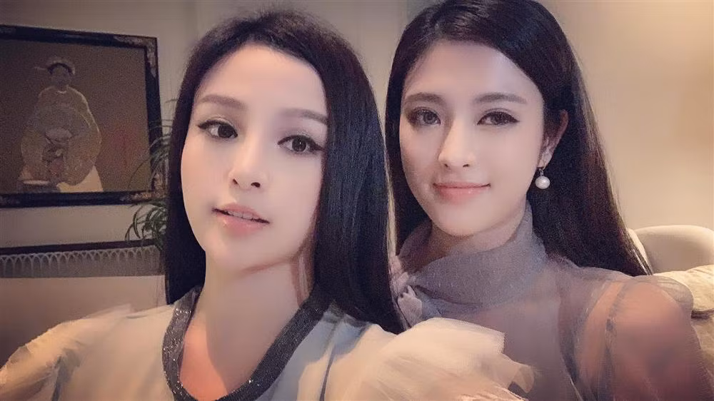 Khoe xuất hiện cùng em gái xinh đẹp, Huyền Baby than thở: "Nhà có mỗi cô em gái, kén em rể kỹ hơn cả hồi mình kén chồng".