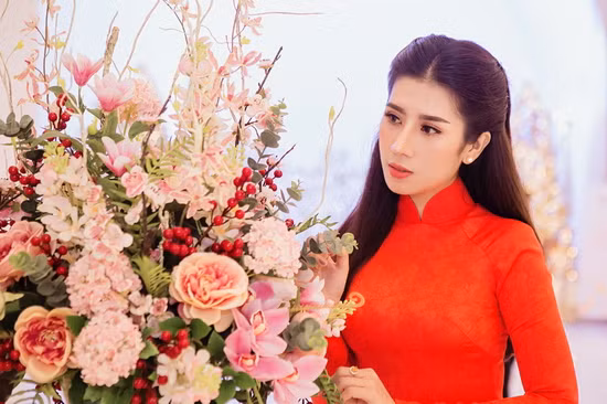 Thời trẻ có thể vì sự hoài bão, thích trải nghiệm thử thách nên sẽ phải vấp ngã và gặp khó khăn, nhưng không đáng kể. Đến giai đoạn trung niên trở về sau thì mọi thứ đều diễn ra đúng ý và suôn sẻ, nếu không phải được thăng quan tiến chức thì vô cùng phát tài. 