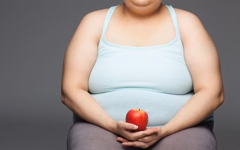 Nghiên cứu cho thấy, thừa cân và béo phì tạo điều kiện hình thành bệnh gút, do kích thích cơ thể tạo ra acid uric và ngăn chặn sự bài tiết acid uric ra khỏi cơ thể.