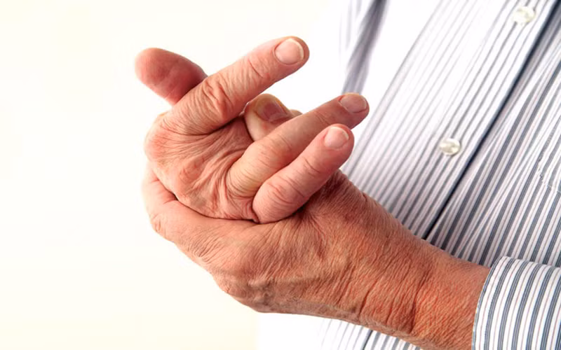 Những loại thuốc lợi tiểu làm tăng bài tiết nước tiểu để giúp kiểm soát tăng huyết áp. Tuy nhiên, trong quá trình này, thận đưa chất lỏng ra khỏi cơ thể kèm tăng đào thải acid uric, dẫn đến làm tăng nguy cơ tái tạo của acid uric trong cơ thể và nguy cơ gây ra bệnh gút.