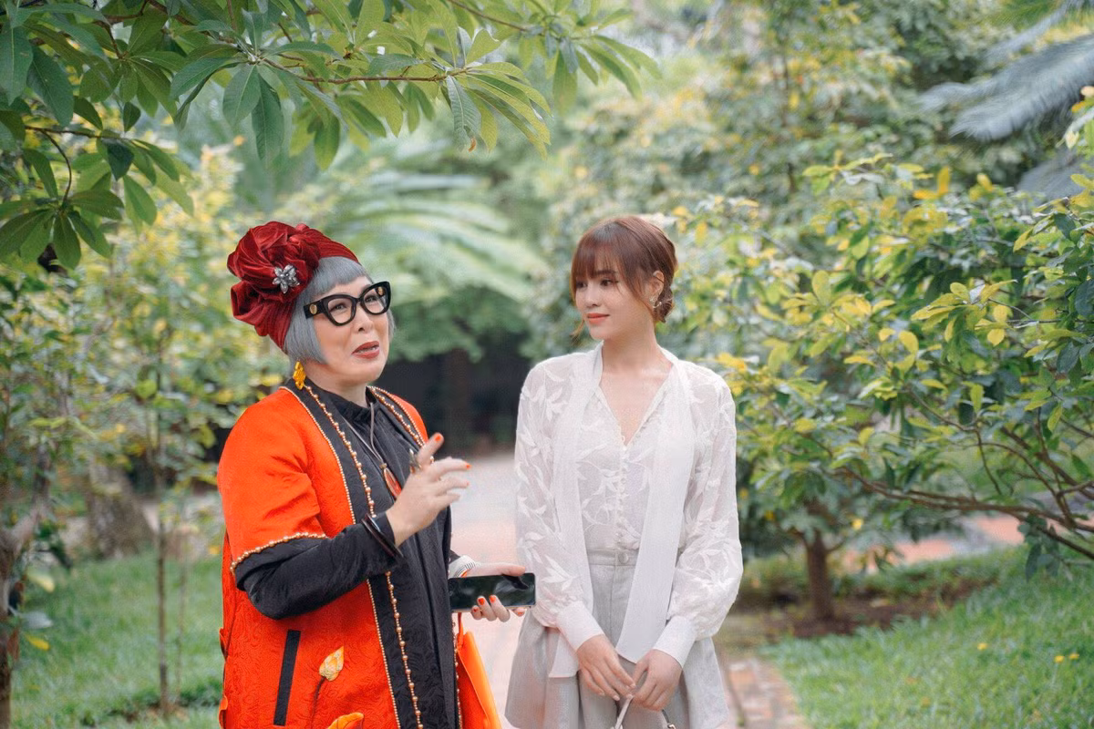 NSND Hong Van gia nhap “Gai gia lam chieu 3” cung Lan Ngoc-Hinh-3
