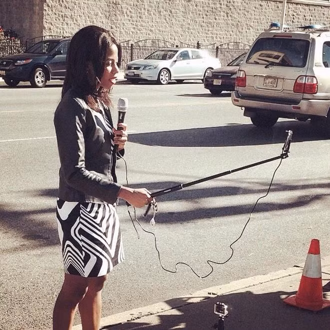 Khỏi cần cameraman, mình em "cân hết" mọi việc nhé.