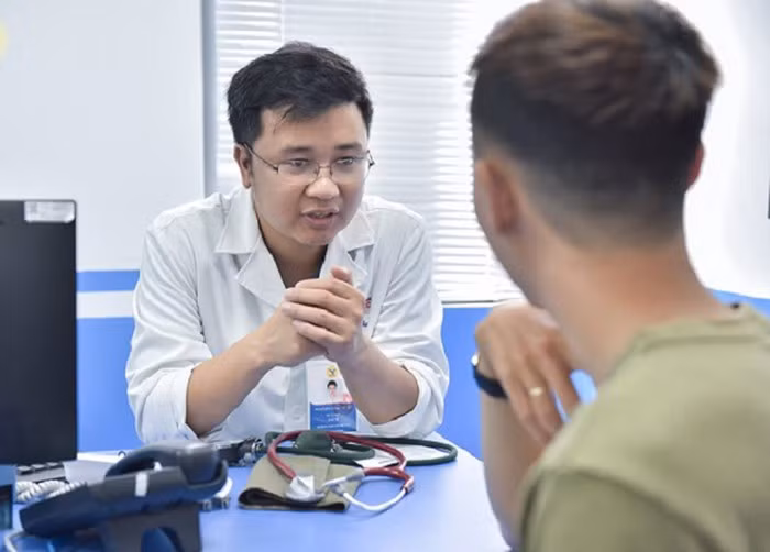 Hít 10 quả bóng cười mỗi tuần, nam thanh niên 26 tuổi liệt thần kinh Hit 10 qua bong cuoi moi tuan, nam thanh nien 26 tuoi liet than kinh