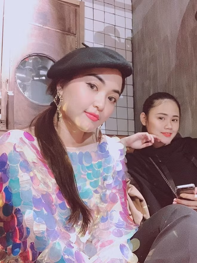 Liên hệ với Linh Nhi, con gái riêng của Tú Dưa từ khi anh 20 tuổi, cô bé đang là sinh viên của trường Đại học Văn hóa Nghệ thuật Quân đội khẳng định, ngoài bố, ca sĩ Lam Trang là người luôn sát sao và đồng hành cùng Linh Nhi trên con đường học tập, định hướng nghệ thuật.
