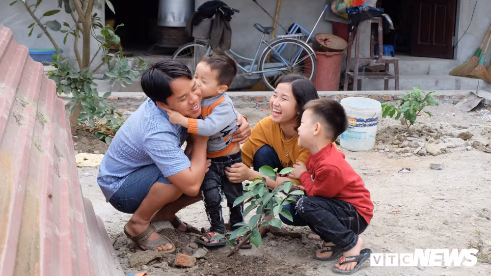 Chuyen tinh lang man cua anh linh Truong Sa cau hon ngay tai san ga-Hinh-2