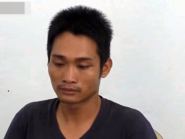 Nghen long tuoi tho bat hanh cua be gai 8 tuoi bi cha ruot sat hai