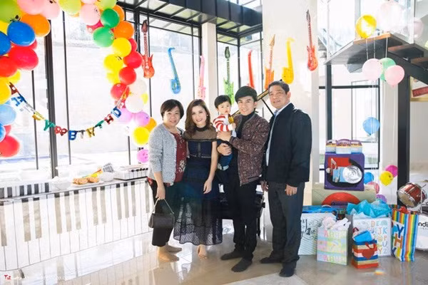 Đây là nơi gia đình Đan Trường thường xuyên tổ chức tiệc mời bạn bè.