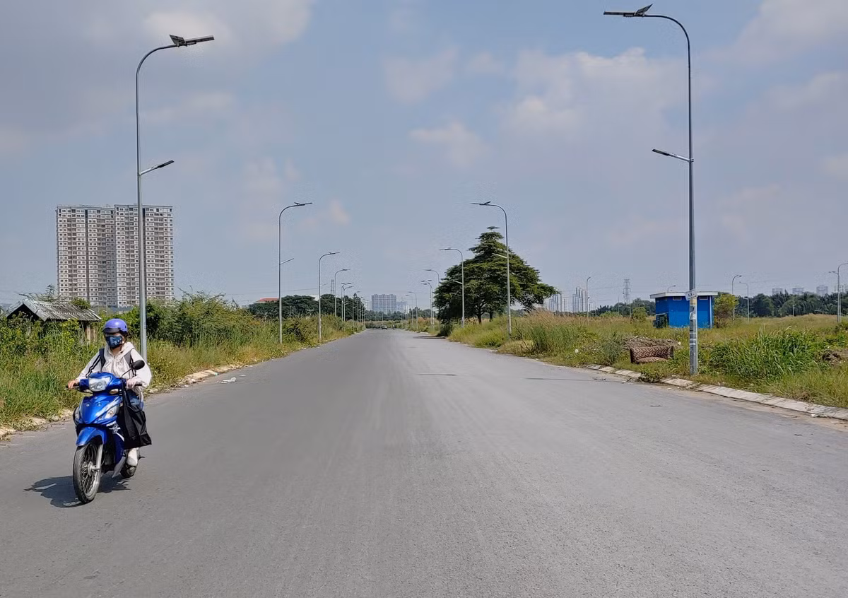 Khách hàng căng băng rôn "tố" Tổng công ty Thái Sơn lừa đảo - Hình 2 Khach hang cang bang ron