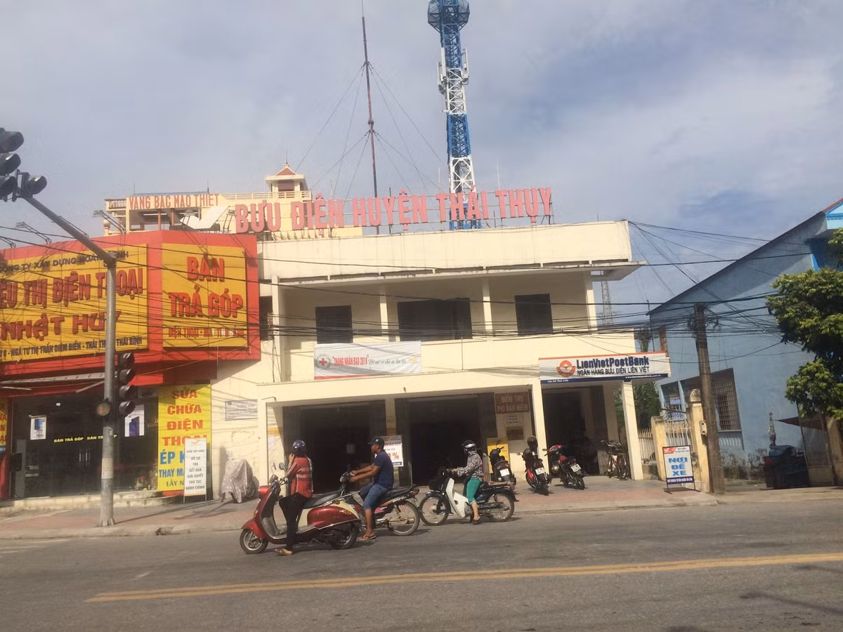 Thu doan nhan vien buu dien chiem doat duoc gan chuc ty?