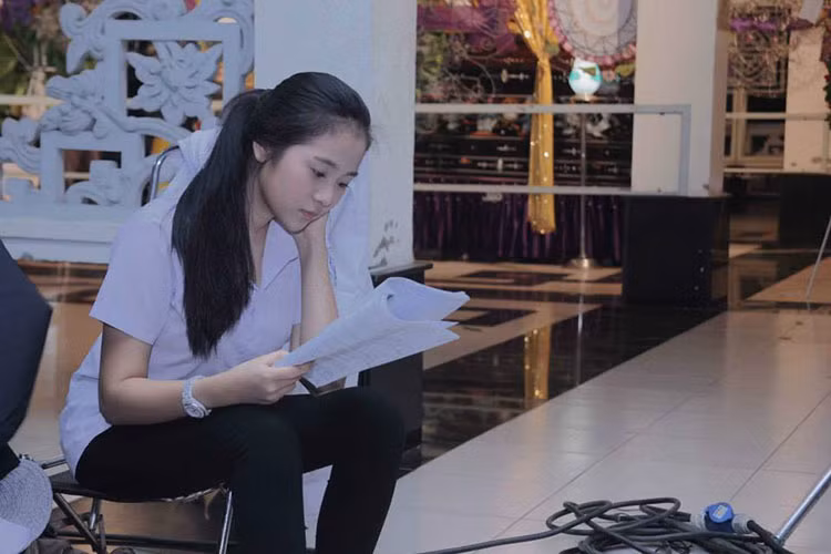 Sau thời gian dài tập trung cho việc học, Tam Triều Dâng trở lại màn ảnh với vai diễn trong “Ngày ấy mình đã yêu” và “100 ngày bên em”. Ảnh: FBNV