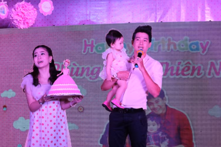 Yêu nhau 3 năm nhưng chia tay đến 10 lần, Mai Phương và Ngọc Huy quay lại khi cô mang bầu con gái nhưng cuối cùng vẫn đường ai nấy đi. Ảnh: Ngoisao