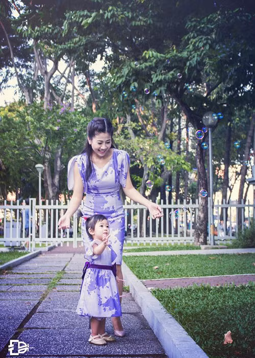 Mai Phương từng túng thiếu khi mang bầu. Vì không có nguồn thu, cô sống với 1-2 triệu đồng/tháng. Đó là số tiền các sư thầy đưa cho khi sử dụng chiếc xe của cô.