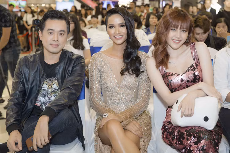 Tạo hình mới của H’hen Niê liên tưởng tới Catriona Gray – Hoa hậu Hoàn vũ Philippines 2018.