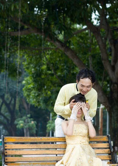 Sau một thời gian hẹn hò, Thu Trang từng chấm dứt chuyện tình cảm với Tiến Luật bởi thời điểm đó gia đình gặp khó khăn nên cô không muốn phân tâm vì chuyện yêu đương.