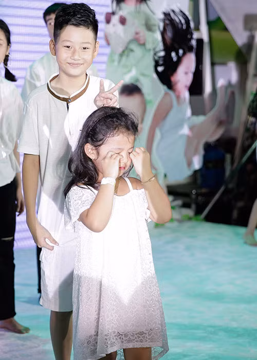 Mới đây, chia sẻ tin vui đón con trai Bảo Nam về Việt Nam, Jennifer Phạm gửi lời cảm ơn đến ông xã Đức Hải.
