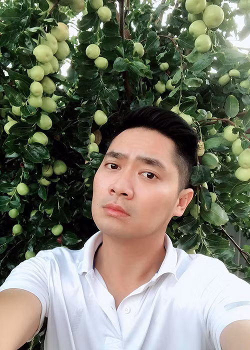 Minh Luân vẫn đang trong chuyến lưu diễn ở Mỹ.