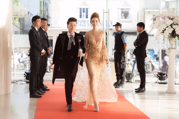 Jennifer Phạm hiện tất bật với công việc. Mới đây, cô tham gia buổi họp báo ra mắt chương trình do cô làm giám khảo.