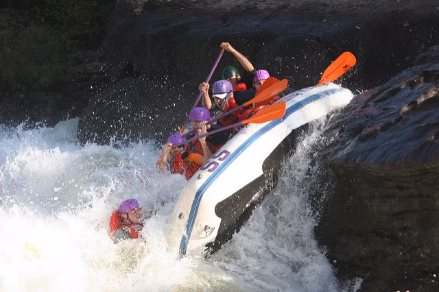 Sông Gauley nằm ở phía Tây Virginia, Mỹ cũng là một địa điểm thích hợp nhất để đi bè hoặc chèo thuyền. Sông có tốc dòng chảy nhanh gấp 100 lần bình thường.