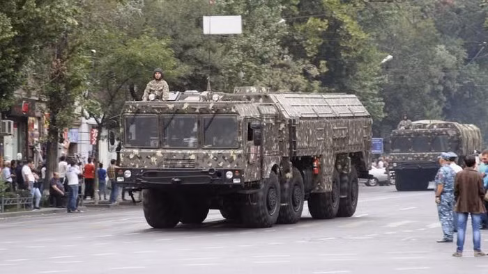 "Đồng thời có dữ liệu chính xác về việc Quân đội Armenia sử dụng các tên lửa có sức hủy diệt tương đương như Scud, Tochka U và Smerch”.