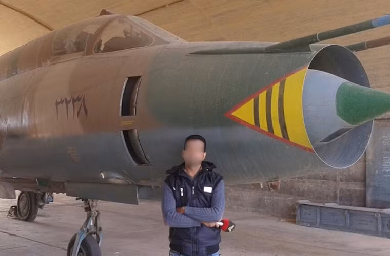 Tuy có khả năng mang vũ khí thông minh nhưng Không quân Syria hiếm khi dùng Su-22M4 với bom, tên lửa có điều khiển. Thay vào đó, họ thường xuyên sử dụng rocket S-24, S-25, bom FAB, OFAB và RBK...