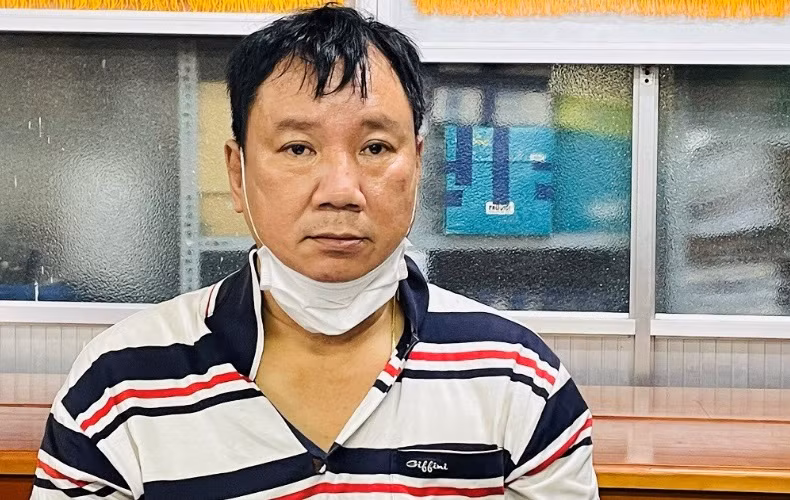 Thu giu luong tien, vang “khung” vu mua ban vang nhap lau tu Campuchia